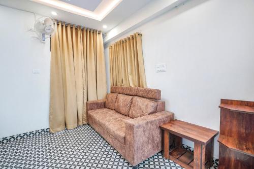 Ruang duduk di FabHotel Redmoon Suites - Nr Brookfield