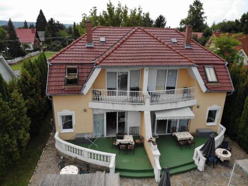 an aerial view of a house with a roof at Ferienhaus Nr 2B in Balatonszárszó