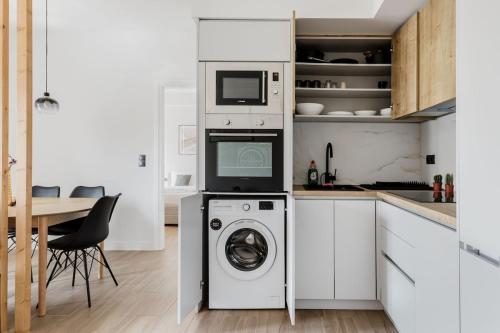 Brisk - Chic 1 Bedroom Apartment in Athens