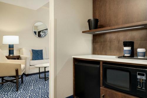 Fairfield Inn & Suites by Marriott New Orleans Downtown/French Quarter Area Image