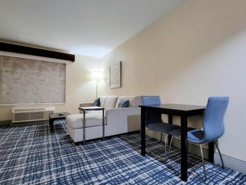 Χώρος καθιστικού στο Holiday Inn - Belcamp - Aberdeen Area by IHG