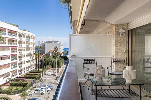 PALM BEACH, sea view apartment, 100m from beaches