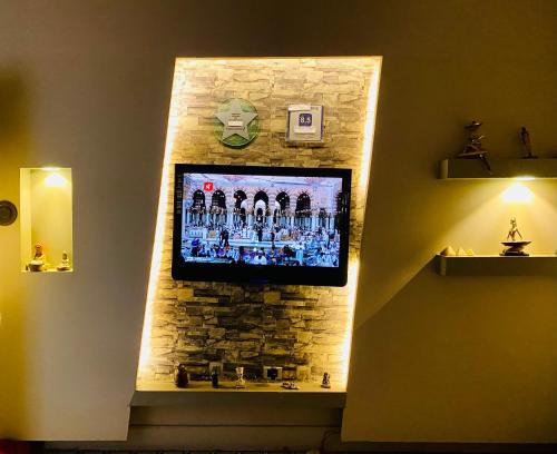 TV a/nebo společenská místnost v ubytování Mesho Cairo Hostel