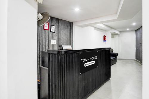 Ο χώρος του λόμπι ή της ρεσεψιόν στο Super Townhouse Nagpur Railway Station