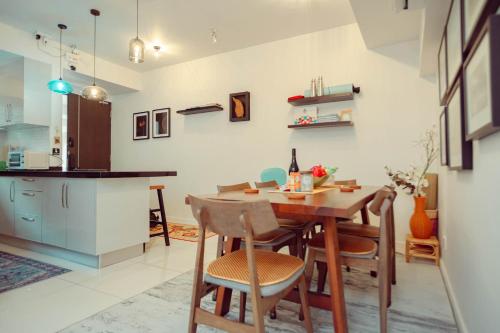 Kuchyň nebo kuchyňský kout v ubytování Tara Muda Sea Views Big Pool Great Kitchen Fibre Wifi