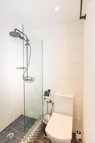Bilik mandi di AIOLOS Rooftop suite centre GLYFADA