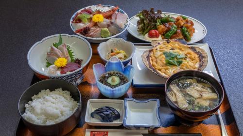 Makanan di atau berdekatan hotel