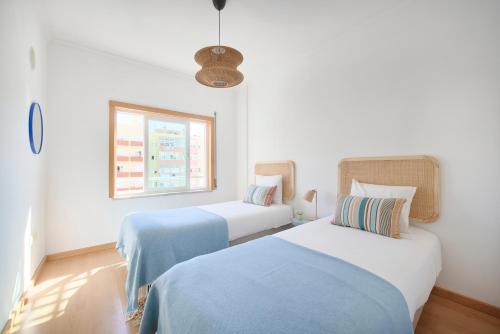 Spacious Apt Near Beach & Train, By TimeCooler