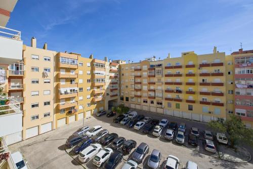 Spacious Apt Near Beach & Train, By TimeCooler