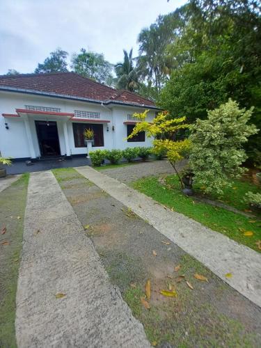 Zahrada ubytování Amith Villa Kabalana