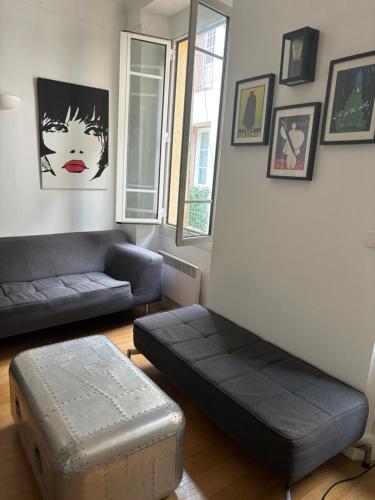 2 bedroom funky apartment in the heart of the old town of Antibes