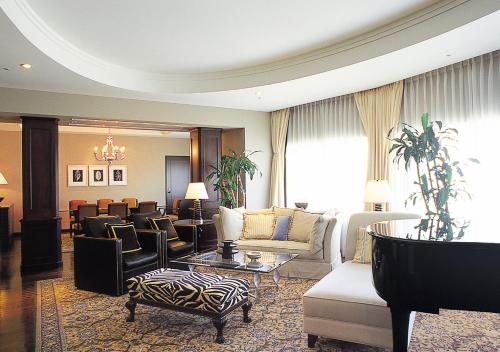 Posezení v ubytování ANA Crowne Plaza Hotel Grand Court Nagoya by IHG