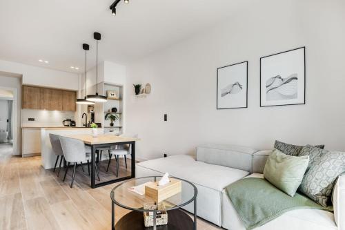 Bask - Glamorous 2 Bedroom Apartment in Athens