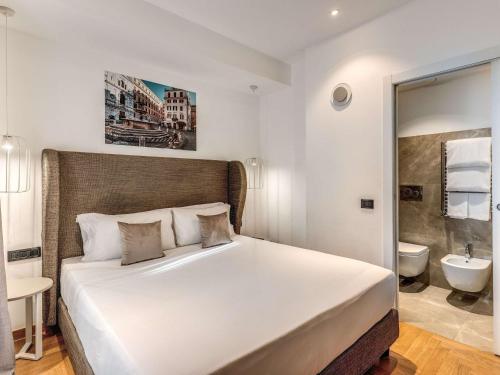 Koupelna v ubytování Mercure Roma Centro Termini