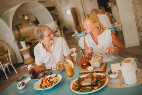 Ground Garden View Apartments in Caesar Resort & SPA, Long Beach