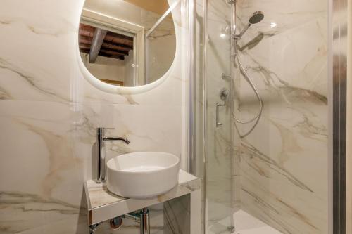 Un baño de Condotti Boutique Hotel