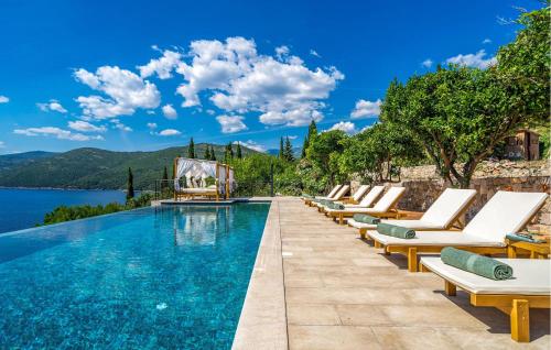 Gorgeous Home In Gruda