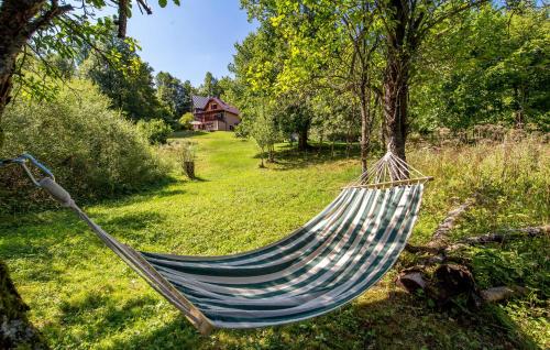 O grădină în afara 1 Bedroom Cozy Apartment In Lokve