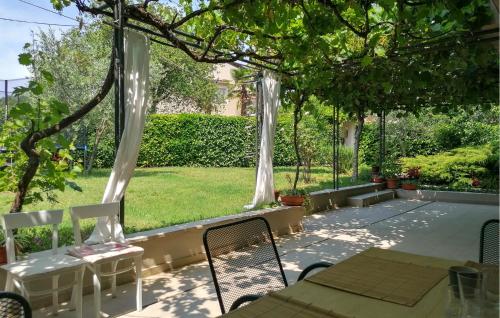 1 Bedroom Amazing Apartment In Porec