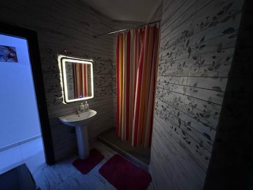 Koupelna v ubytování Casablanca Beach Direct sea view Tow Bedroom Apartment
