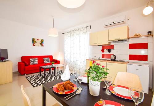 Amadrian Apartments