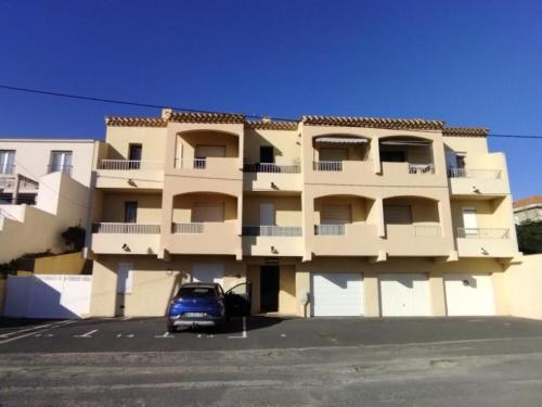 Appartement RDC avec terrasse- 3mn de la plage