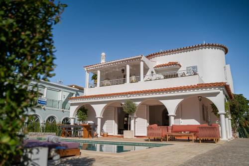 Luxurious Villa - Pool, Hot Tub, Cinema and Golf
