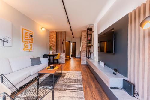 Flexible SelfCheckIns 122 - Zagreb - Bedroom - Loggia