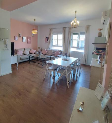 Agarimo Homes - Tu hogar lejos de casa