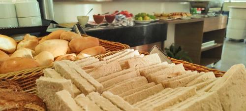 Makanan di atau berdekatan hotel