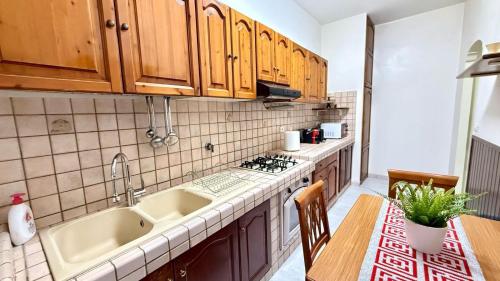 Η κουζίνα ή μικρή κουζίνα στο FARSHI home