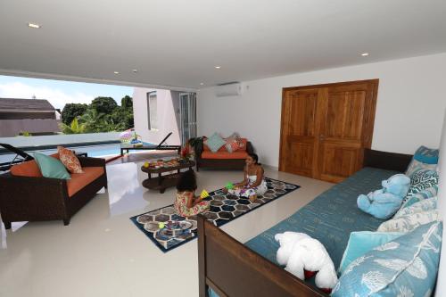 MisereにあるPrivate Villa with Pool by CliffHanger Villasのギャラリーの写真