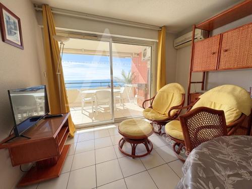 T2 COIN CHAMBRE, TERRASSE 1ERE LIGNE MER, PISCINE