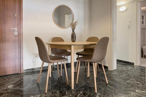 Phaedrus Living Koukaki Verdant Marble