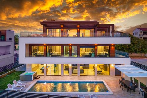 Villa ReMi mit 2 Whirlpools und Meerblick