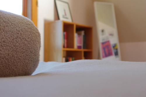Cama o camas de una habitación en Snug Sanctuary - A gem in the forest 20 min to CBD