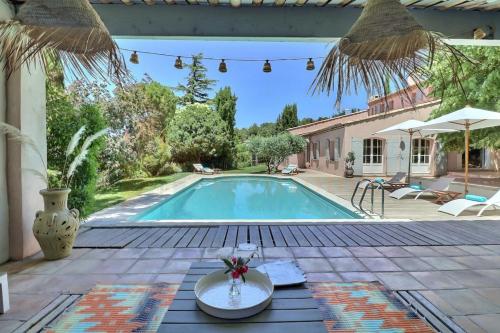 Absolutely quiet Provencal villa with swimming pool