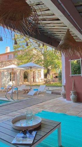 Photo de la galerie de l'établissement Absolutely quiet Provencal villa with swimming pool, à Aix-en-Provence