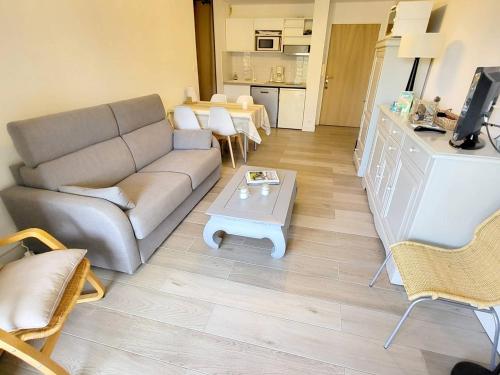 Appartement T2 - Piscine, Tennis, Parking - À 200m des Plages et Commerces - FR-1-316-299