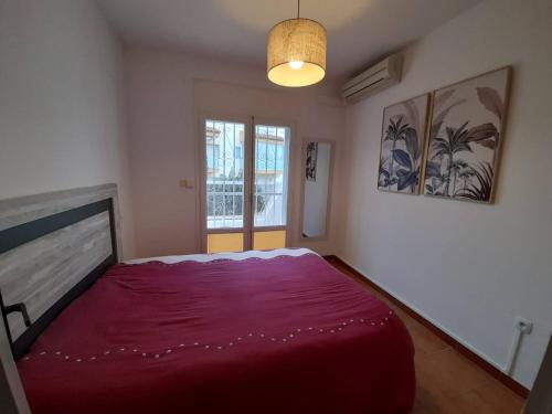 Casita con jardín cerca playa AV-60