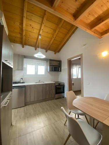 Theo apartment with Balcony