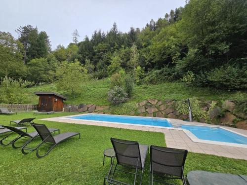 Bazén v ubytování Casa Ornella nebo v jeho okolí