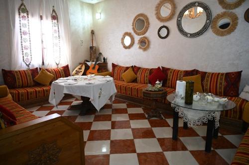 Posezení v ubytování Riad SARSAR airport