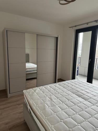 Posteľ alebo postele v izbe v ubytovaní 2 rooms apartment in Downtown,Free parking,late check-out,big balcony