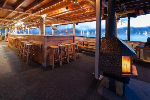 Εστιατόριο ή άλλο μέρος για φαγητό στο The Rock Adventure Cruise