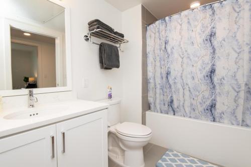 Chic 3-bed Apt with Pool & Hot Tub in Heart of DTLA photo 10