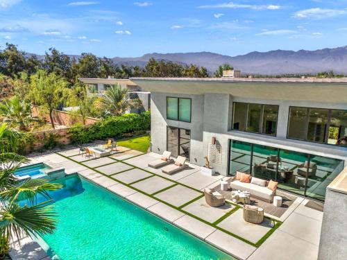 Bazén v ubytování Model Perfect Rancho Mirage Luxe Design 3900sf nebo v jeho okolí