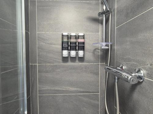 Ένα μπάνιο στο Cozy Room at The Burford Hideaway