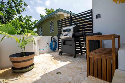 Fotografie z fotogalerie ubytování Casa Rosado At Rincon Surfer Suite Valley View Pool v destinaci Rincón
