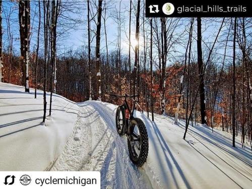 #146 Golf, SkI, Pool Pass Walk to hill om vinteren